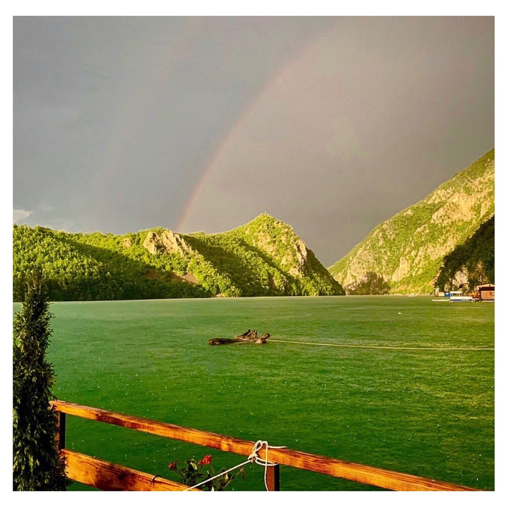 V A C A T I O N N O T I C E - image 1